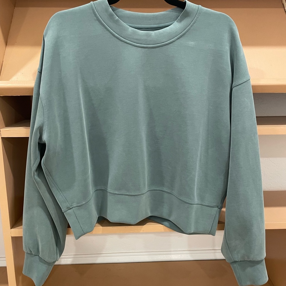 Softstreme Perfectly Oversized Cropped Crew